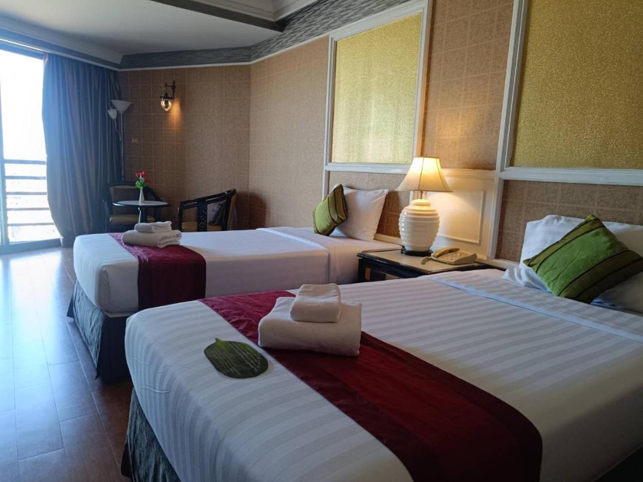 Hotel First Pacific Cirrus Pattaya Exterior foto