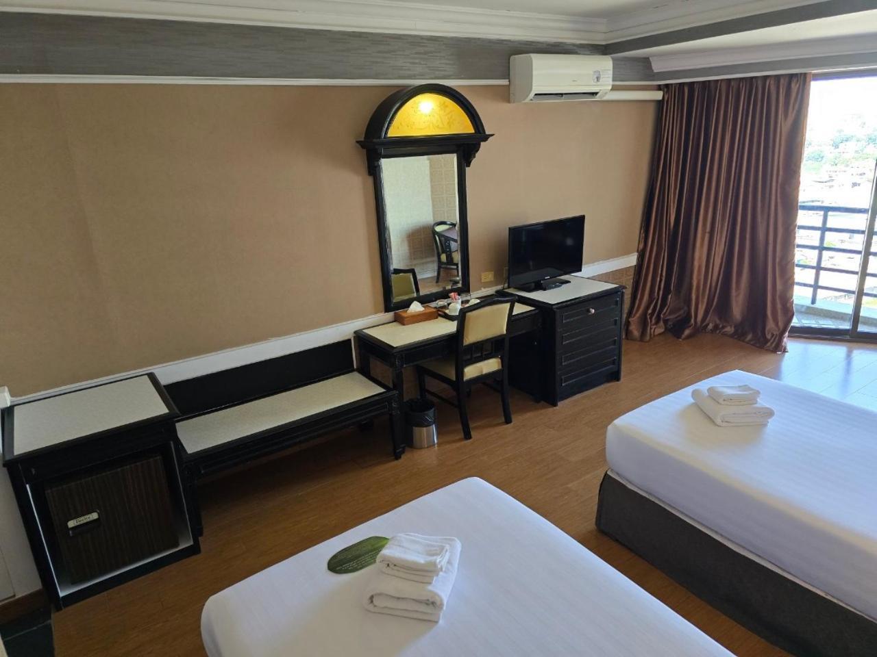 Hotel First Pacific Cirrus Pattaya Exterior foto