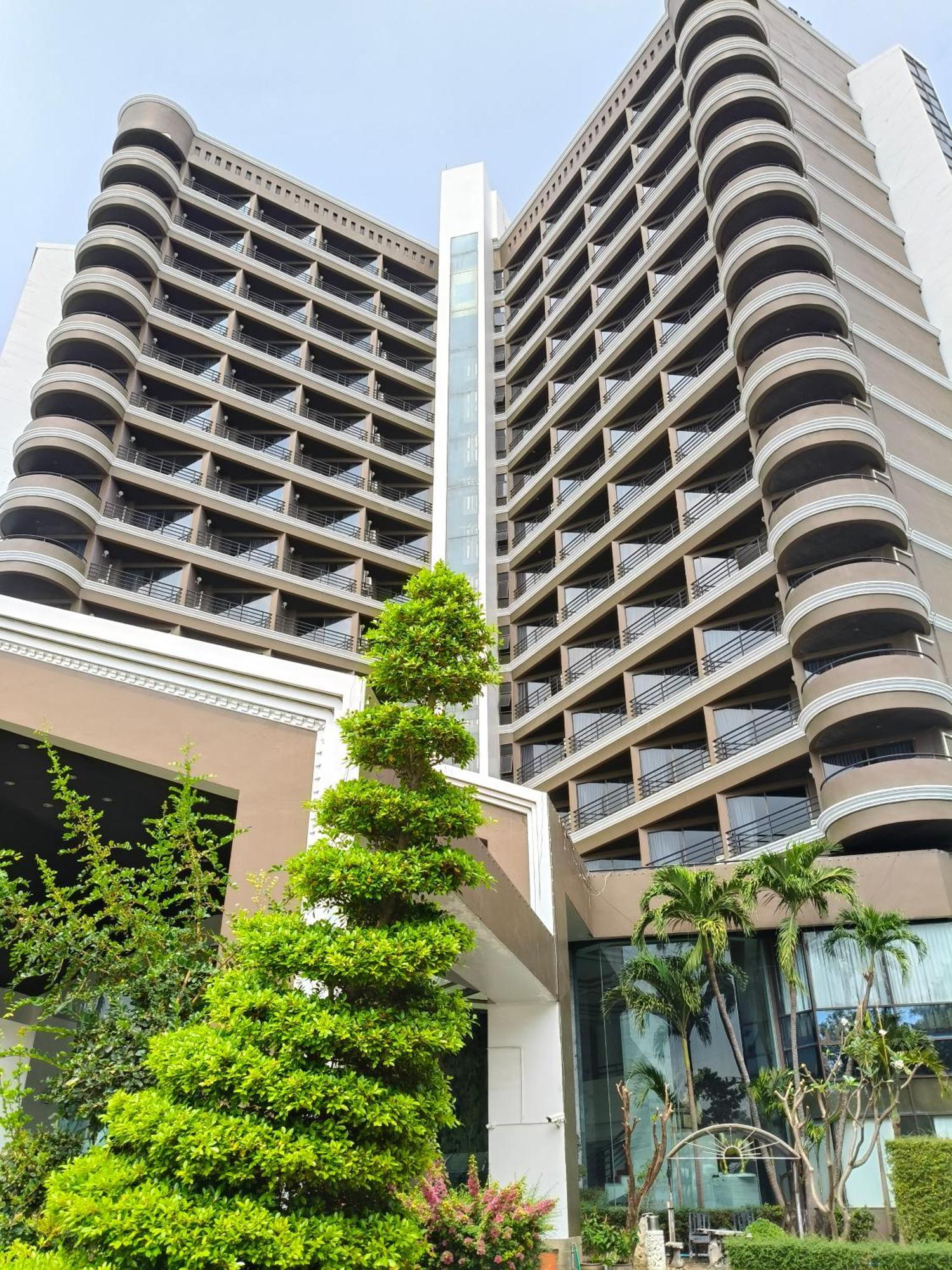 Hotel First Pacific Cirrus Pattaya Exterior foto