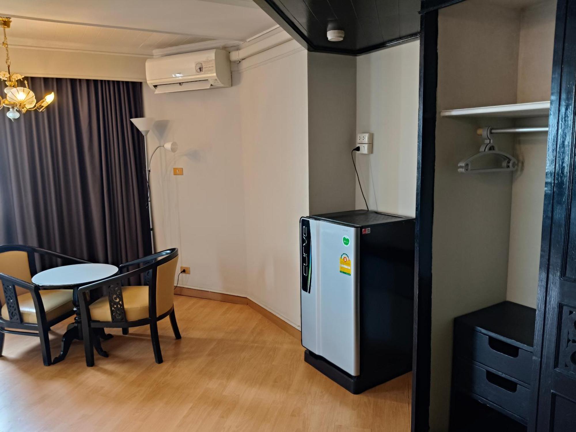 Hotel First Pacific Cirrus Pattaya Zimmer foto