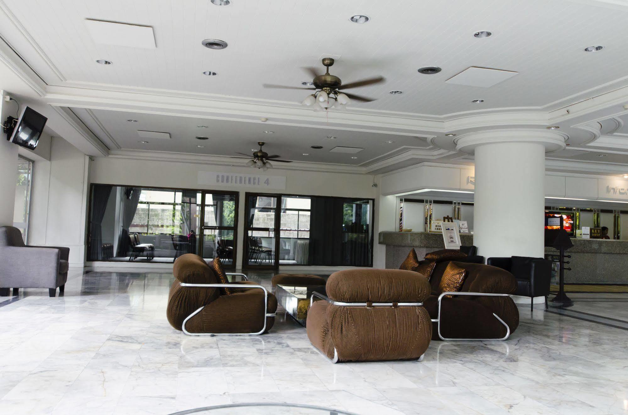 Hotel First Pacific Cirrus Pattaya Exterior foto